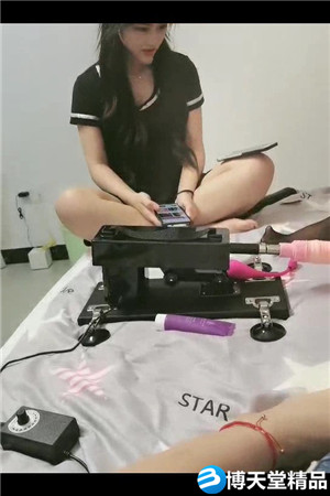 萝莉与御姐双飞众美臀排排翘卖力抽插海报剧照
