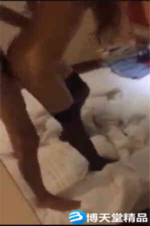 微信附近的上海少妇露脸黑色内射海报剧照
