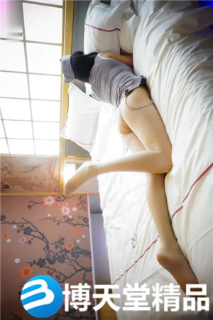 [国产剧情]秦先生潜规则巨乳模特丝袜长腿莉莉海报剧照