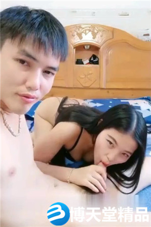 [国产剧情]粉逼美女直播中被操高潮海报剧照