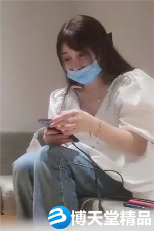 [国产剧情]极品白衣牛仔裤外围女疫情期间也上门海报剧照