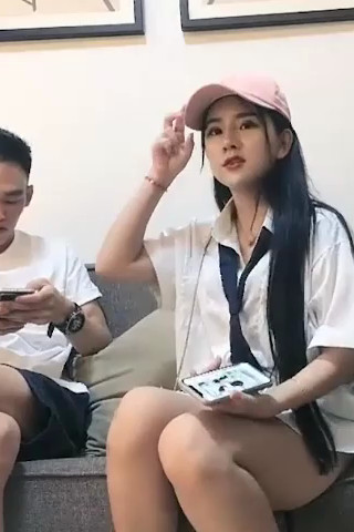 [国产剧情]小哥这福气是上辈子拯救银河系了吧海报剧照