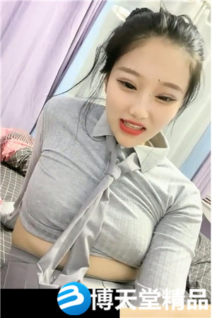 [国产剧情]高顔值红唇骚气妹子道具自慰，脱光光特写震动棒抽插海报剧照