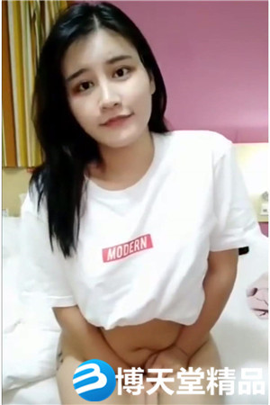 [国产剧情]非常骚妹子双人啪啪秀~黑长直正妹舔硬JJ后上位骑乘猛插猛打海报剧照