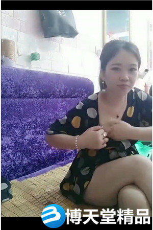 [国产剧情]理发店的骚表姐大白天饥渴求操店外人流攒动店内火热激情海报剧照
