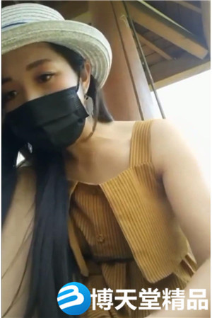 [国产剧情]漂亮美女主播约粉丝到景区凉亭野战不小心内射海报剧照
