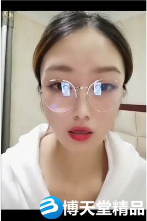 [国产剧情]气质红唇眼镜美女，骑脸舔逼骑坐性感屁股海报剧照
