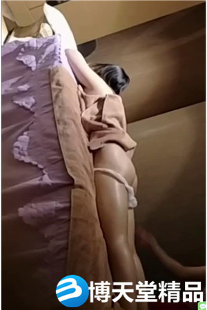 [国产剧情]养生馆女技师偷拍来做SPA精油推拿拔火罐的少妇海报剧照