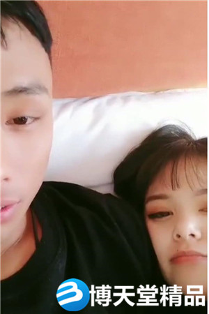 [国产剧情]白嫩靓乳00後美女活好話不多性瘾強大黑牛大屌雙插粉嫩穴海报剧照
