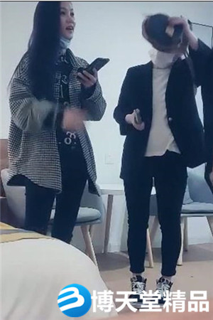 [国产剧情]双飞御姐萝莉配合默契 环肥燕瘦尽享齐人之福海报剧照