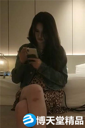 [国产剧情]肤白貌美，温柔配合，傻逼浪费女神，直播间骂声不绝海报剧照