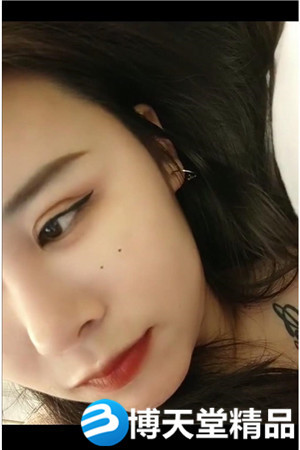 [国产剧情]高颜丰满美乳性感黑网袜带上眼罩跳蛋海报剧照