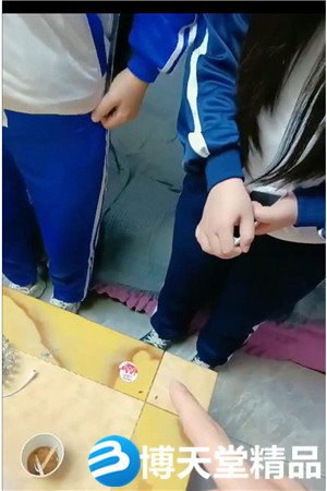 [国产剧情]学生妹为了还贷出来卖初夜有露脸 身材非常正点一个接一个轮流着干海报剧照