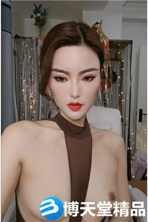 [国产剧情]烈焰紅唇妖豔濃妝禦姐極度誘惑，丁字褲緊身裙搔首弄姿海报剧照
