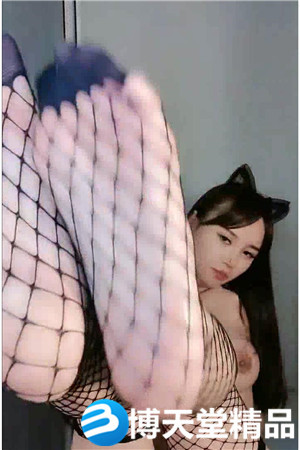 [国产剧情]大奶美女小姐姐下海，展示口活舔弄假屌，揉捏奶子撥開內褲抽插海报剧照