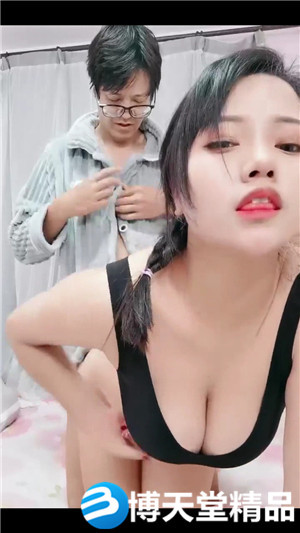 [国产剧情]清纯带点性感肉感美女夫妻居家啪啪，揉捏大白奶子，上位骑乘扭动屁股海报剧照