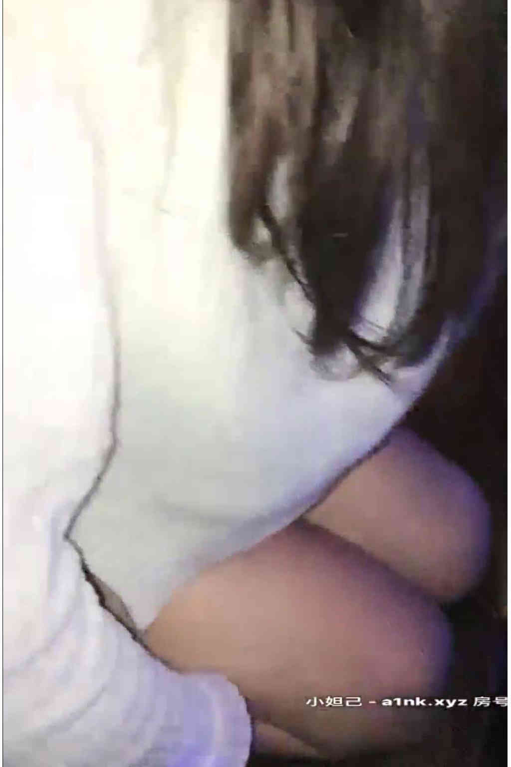 [国产剧情]淫乱KTV新疆小姐姐灌醉，卫生间啪啪海报剧照