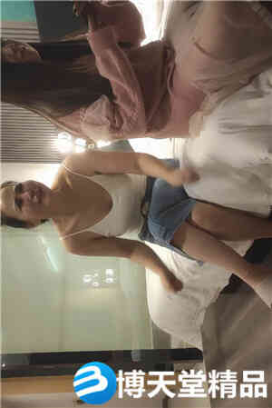 [国产剧情]2000网约极品小少妇，妩媚风骚，情趣黑丝，白嫩翘臀海报剧照