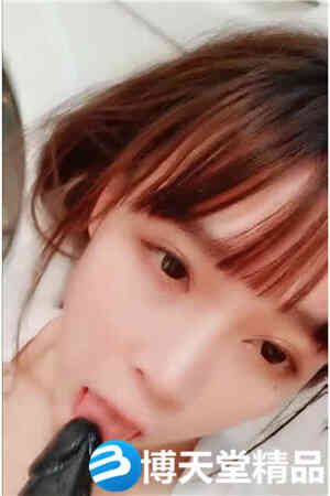 [国产剧情]腹肌马甲线，无毛粉嫩骚逼，大黑屌抽插边插边喷水，圆润美臀海报剧照