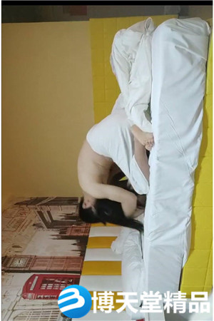 [国产剧情]被窝里拉出来再干两炮 ，第一视角后入美臀 ，抱起来抽插搞得喊不要海报剧照