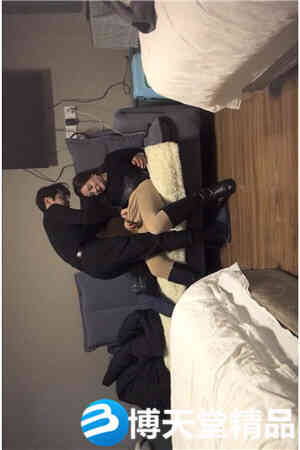 [国产剧情]今夜美熟女，风情万种当世潘金莲，大胸美腿，正干的畅快，被发现摄像头惨翻车海报剧照