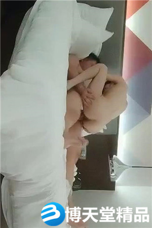 [国产剧情]酒店约操轻熟女 ，服务周到舔遍全身 ，绝活毒龙转海报剧照
