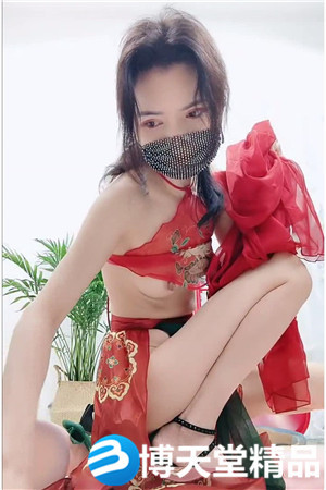 [国产剧情]170cm顶级美腿女神难得露脸，花样多超级骚，换装诱惑海报剧照