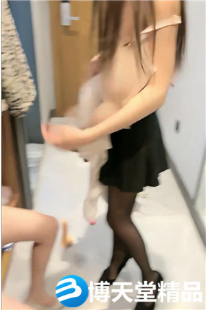 [国产剧情]蕾丝少女探花玉臀并排高耸，牡丹含露涓涓海报剧照