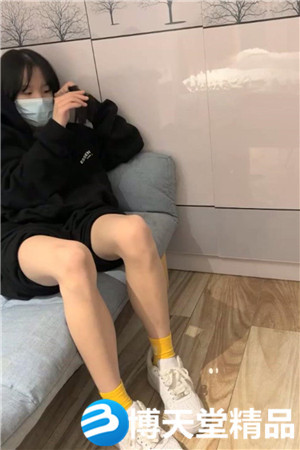 [国产剧情]21岁大学生，下海赚快钱，D罩杯美乳海报剧照