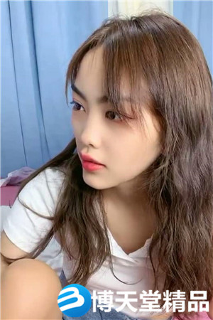 [国产剧情]偷情的小少妇跟小哥激情啪啪，口交大鸡巴让小哥吃奶玩逼亲小嘴海报剧照
