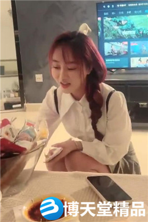[国产剧情]新人，极品网红小仙女，双姝争艳，妖娆香艳海报剧照