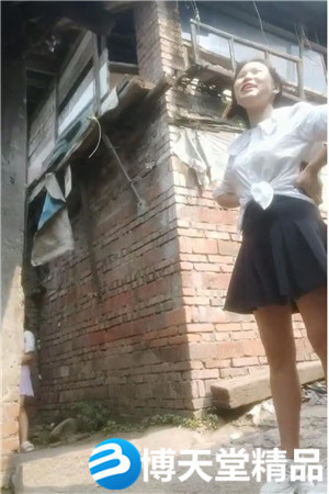 [国产剧情]街头几十个妹子，选妃现场偷拍，黑衣嫩妹海报剧照