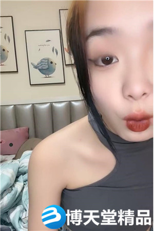 [国产剧情]南宁18岁表妹-梦涵： 跳蛋肉棒插完~下面好难受一定要哥哥真JB插进去海报剧照