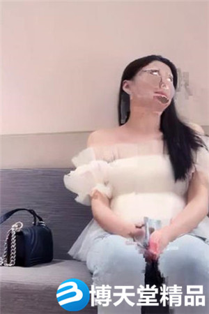 [国产剧情]探花小飞3000块约的极品兼职外围商学院美女海报剧照