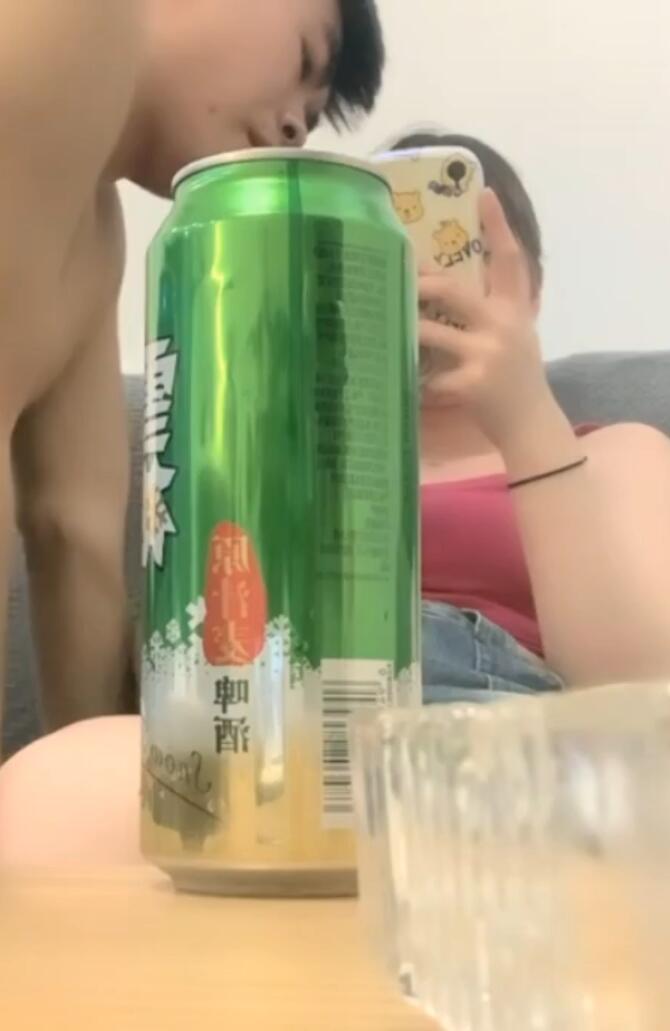 【二狗探花】19岁学生妹，乳头小小真可爱海报剧照