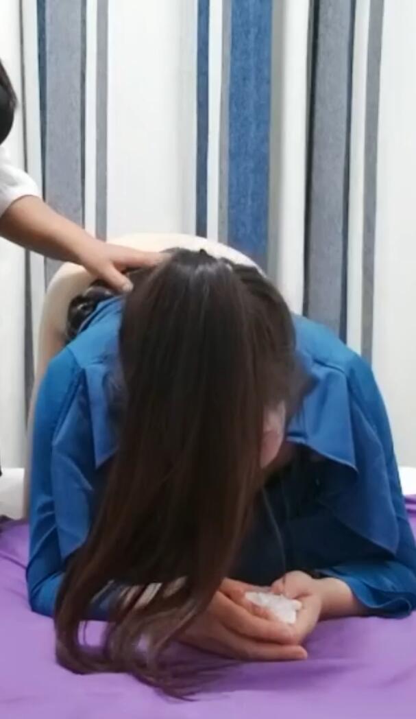 【SPA按摩】三母女同上阵按摩无套三飞 轮番内射海报剧照