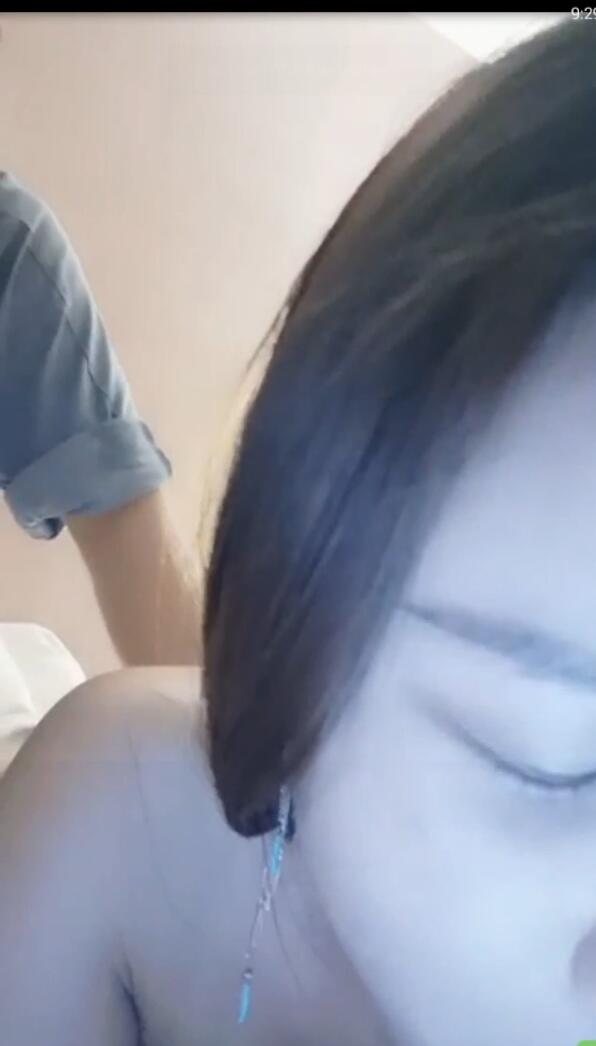 姐妹主播足浴店做全身精油SPA脱光光让大叔摸奶摸屁股海报剧照