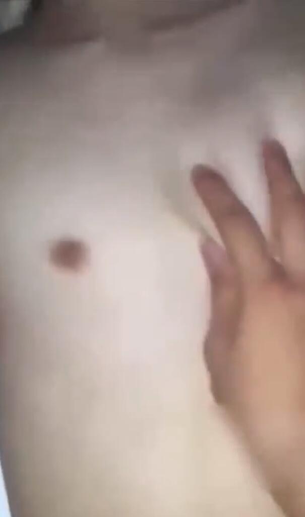 女儿初三毕业！和同学聚会喝醉！爸爸看妈妈不在家！居然对女儿做了不可描述的事！海报剧照