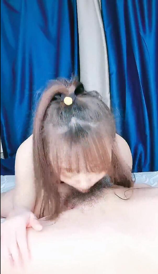 颜值妹子和男友做爱全过程，深喉口交，手指玩弄蝴蝶穴花式操逼，舌头舔逼海报剧照