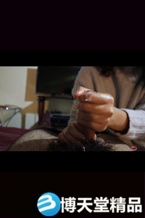 我请了一位美女到酒店。男人受不了她的美貌，在走廊上操她海报剧照