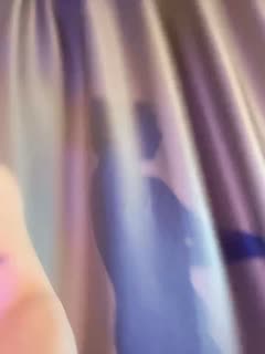 性感睡衣爆乳M腿特写道具自慰，磨蹭阴蒂淫水直流_...海报剧照