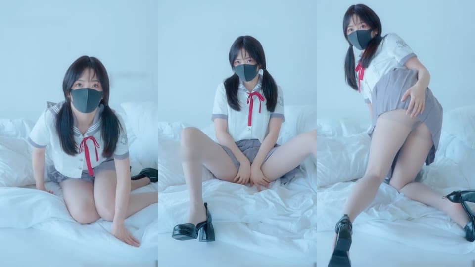 HongKongDoll 玩偶姐姐 - 2024／01 私信 叄海报剧照