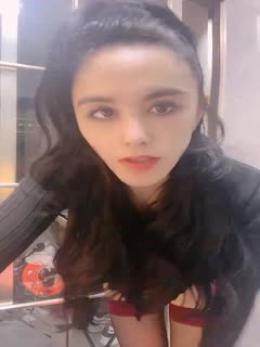 御姐范十足新人骚女吊带丝袜超短裙情趣开档内裤超诱惑，跪在桌子上摆臀，从下往上视角拍摄.海报剧照
